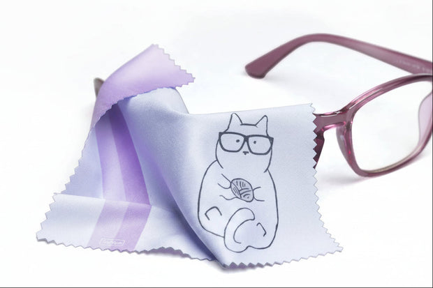 <h3>Purr-fectly Clean Glasses with Kitty Cat Microfiber Cloths!</h3>
